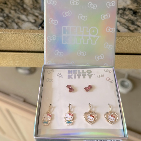 NWT Hello Kitty Earrings Set - Picture 3 of 10